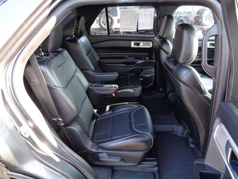 Used 2020 Ford Explorer ST image 11
