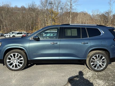 Used 2024 GMC Acadia Denali w/ Super Cruise Package image 7