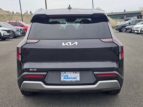 Certified 2024 Kia EV9 Wind AWD/4WD image 6