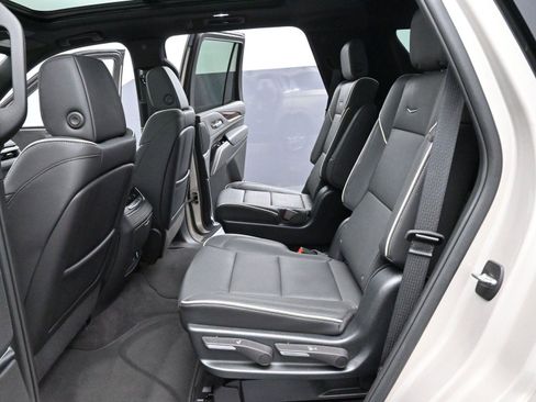 Certified 2024 Cadillac Escalade Premium Luxury image 35