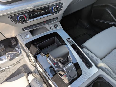 Certified 2025 Audi Q5 Prestige image 31