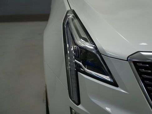 Certified 2022 Cadillac XT5 Premium Luxury image 8