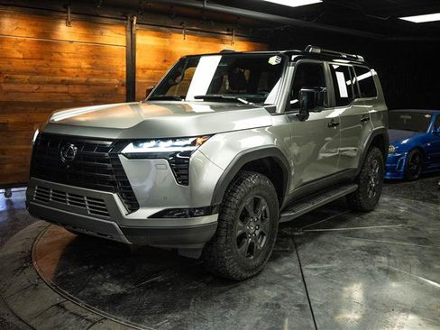 Used 2024 Lexus GX 550 image 2