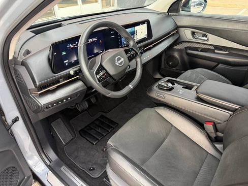 Used 2024 Nissan Ariya AWD image 24
