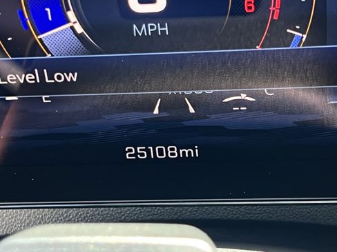 Used 2025 Chevrolet Traverse High Country w/ LPO, Floor Liner Package AWD/4WD image 14