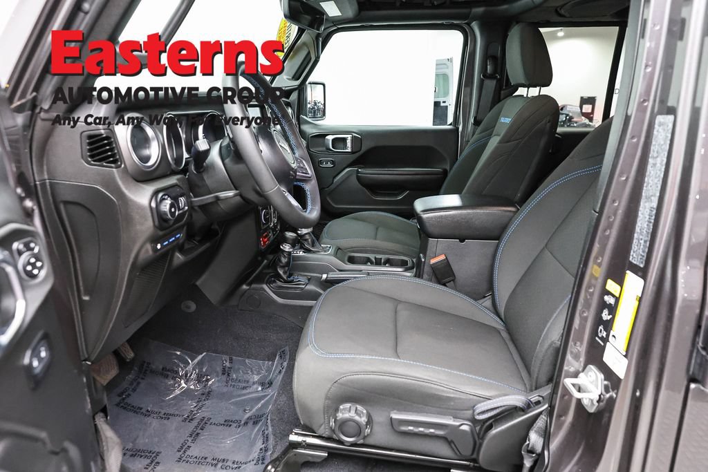 Used 2023 Jeep Wrangler Unlimited Rubicon 4xe w/ Cold Weather Group AWD/4WD image 15