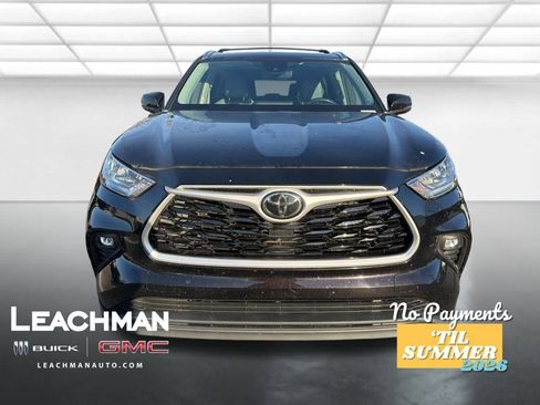 Used 2020 Toyota Highlander XLE image 10
