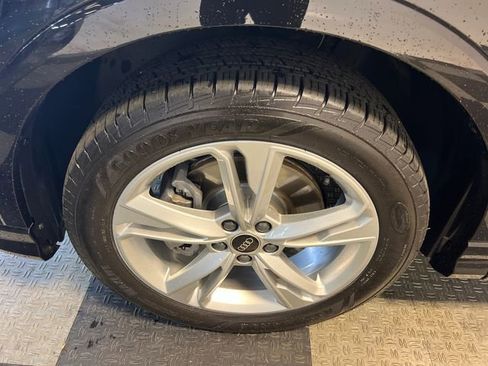 Used 2023 Audi Q3 2.0T Premium w/ 19" Wheel Package AWD/4WD image 9