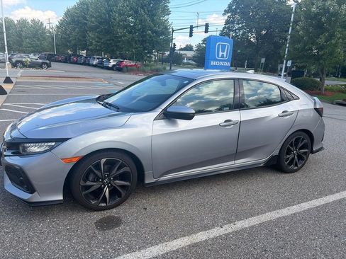 Used 2019 Honda Civic Sport Touring image 2