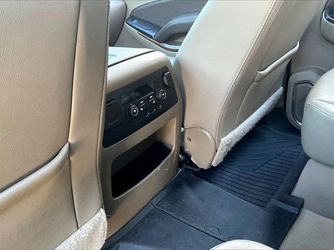 Used 2020 Chevrolet Suburban Premier image 10