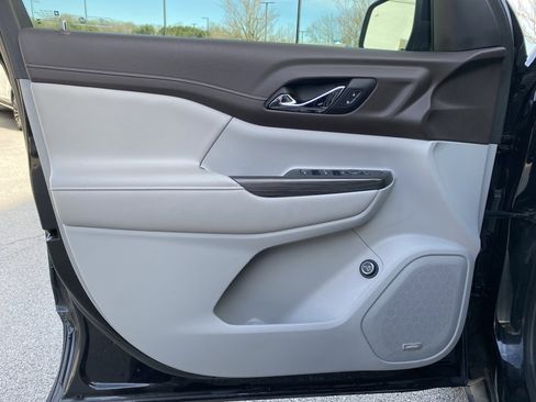 Used 2021 GMC Acadia SLT image 15