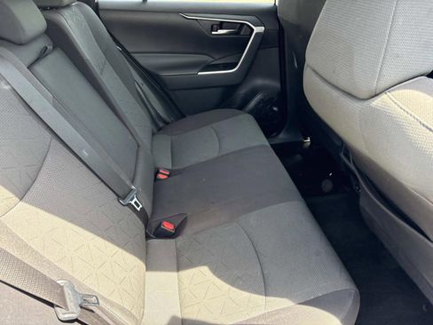 Used 2024 Toyota RAV4 XLE FWD image 21