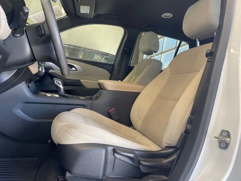 Used 2022 Chevrolet Traverse LS w/ LPO, Blackout Package FWD image 10
