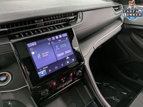 Used 2024 Jeep Grand Cherokee L Altitude image 12