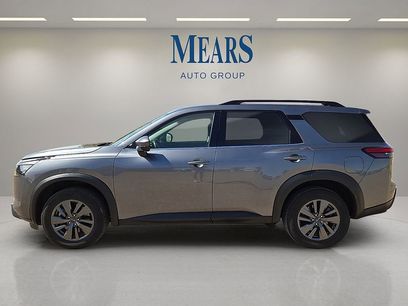 Used 2025 Nissan Pathfinder SV