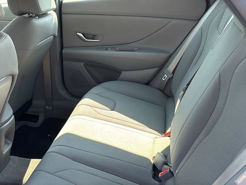 Used 2024 Hyundai Elantra SE FWD image 29
