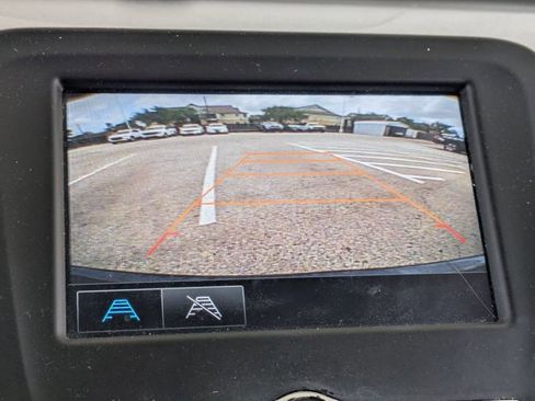 Used 2018 Chevrolet Equinox LT image 10