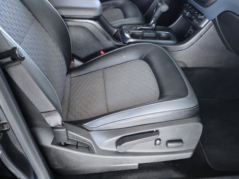 Used 2015 Chevrolet Colorado Z71 image 35