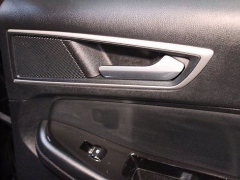 Used 2020 Ford Edge SEL w/ Convenience Package image 13