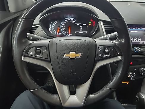 Used 2022 Chevrolet Trax LT w/ Driver Confidence Package image 19