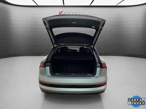Used 2023 Audi e-tron Premium Plus image 9