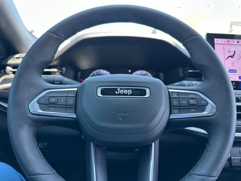 Used 2025 Jeep Compass Limited w/ High Altitude Package AWD/4WD image 9