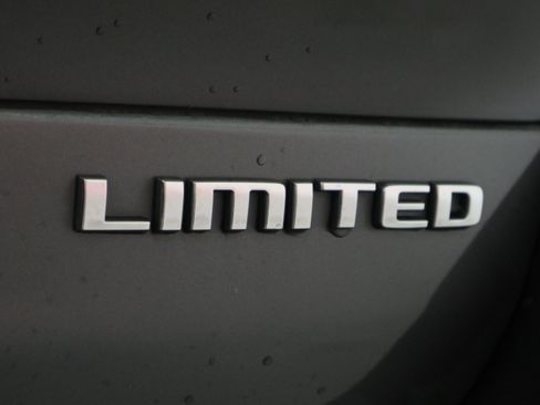 Used 2023 Jeep Grand Cherokee L Limited w/ Trailer Tow Group (B) AWD/4WD image 38