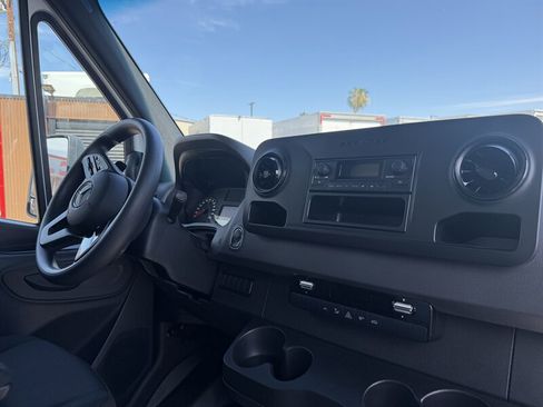 Used 2023 Mercedes-Benz Sprinter 3500 image 11