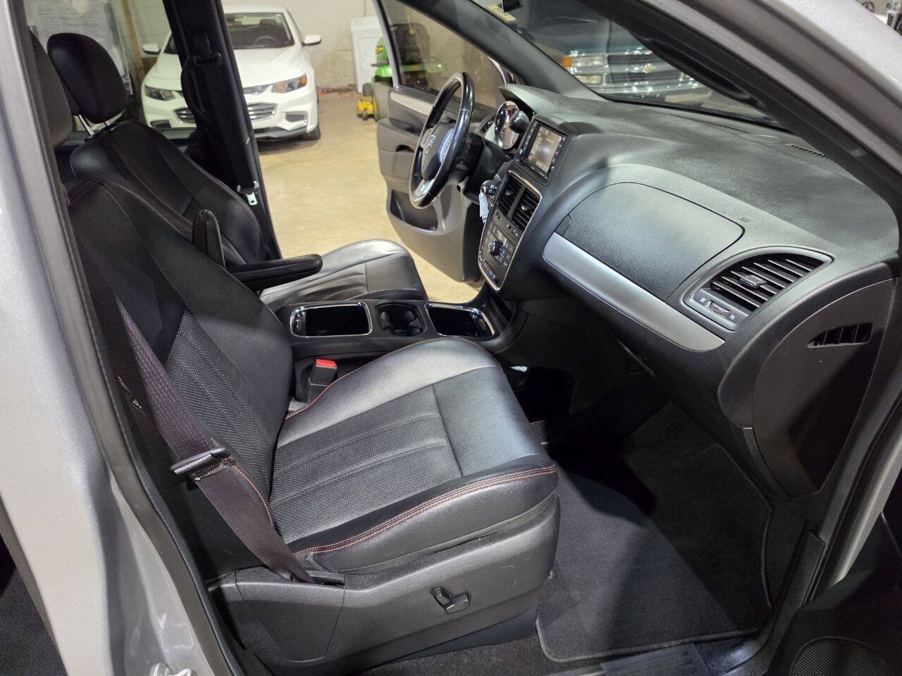 Used 2019 Dodge Grand Caravan GT FWD image 34