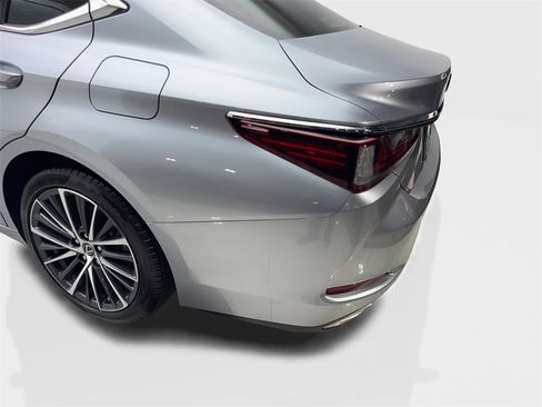 Used 2023 Lexus ES 350 w/ Premium Package image 19