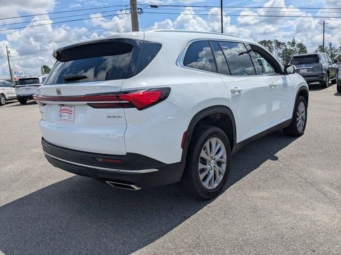 Used 2025 Buick Enclave Preferred FWD image 4