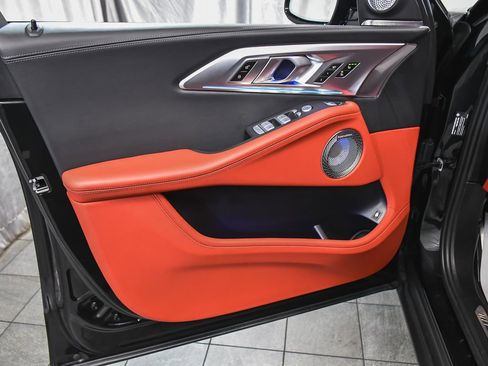 Used 2023 BMW XM AWD/4WD image 9
