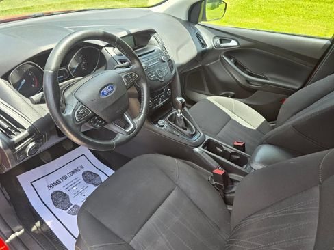 Used 2016 Ford Focus SE w/ SE Cold Weather Package FWD image 12