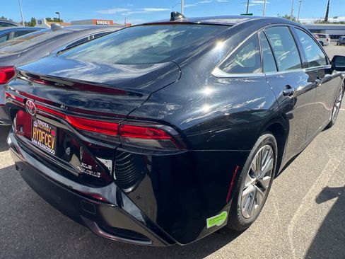 Used 2023 Toyota Mirai w/ Advanced Technology Package RWD image 4
