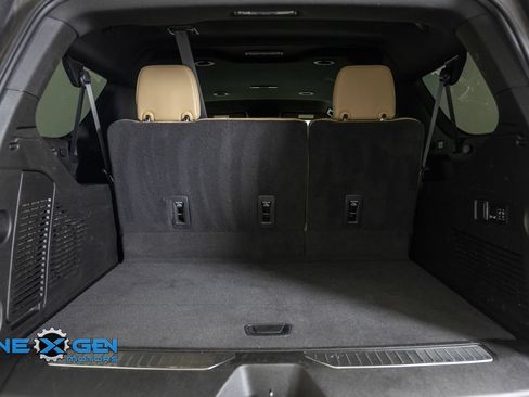 Used 2022 Chevrolet Suburban Premier AWD/4WD image 33