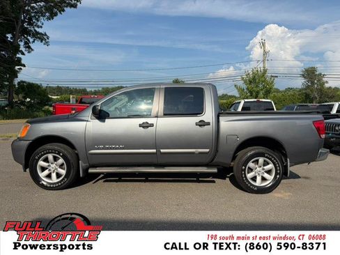 Used 2014 Nissan Titan SV w/ SV Value Truck Package AWD/4WD image 6