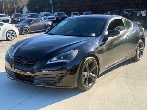 Used 2010 Hyundai Genesis 2.0T image 2