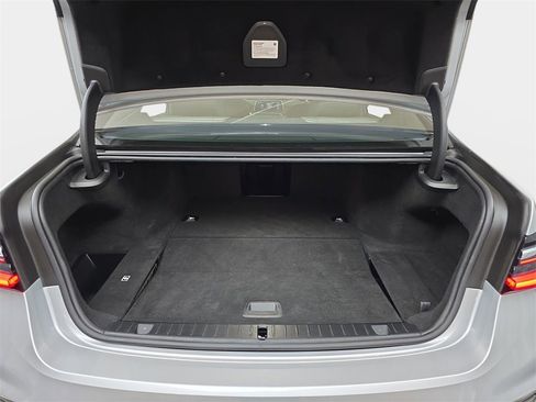 Used 2020 BMW 745e xDrive image 15
