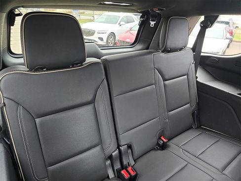 Used 2021 GMC Yukon SLT w/ SLT Luxury Plus Package image 12