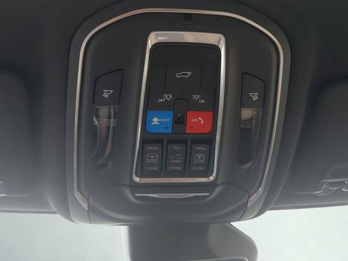 New 2026 Jeep Grand Cherokee L Limited w/ Luxury Tech Group II AWD/4WD image 41