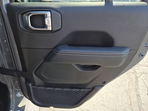 Used 2021 Jeep Gladiator Rubicon AWD/4WD image 24