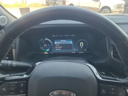 Used 2023 Ford F150 Lightning Platinum AWD/4WD image 10