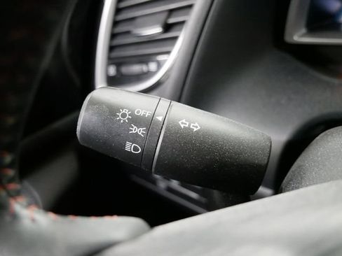 Used 2014 MAZDA MAZDA3 i Touring FWD image 25