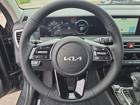 New 2026 Kia Seltos EX image 32