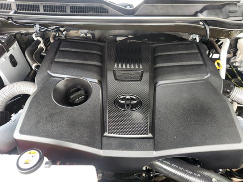 Used 2022 Toyota Tundra SR5 AWD/4WD image 32