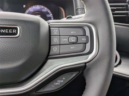 New 2026 Jeep Grand Wagoneer L 2WD w/ Premium Group I image 28