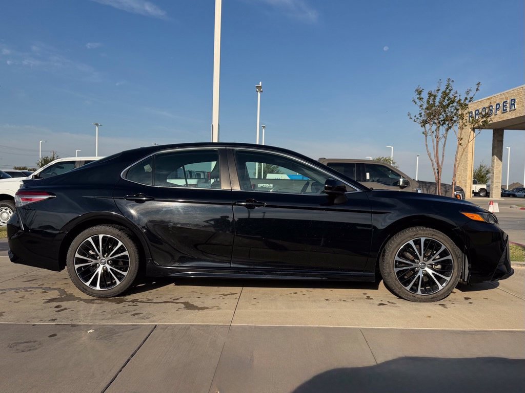 Used 2019 Toyota Camry SE FWD image 20