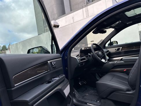 New 2026 Cadillac Vistiq Sport image 21