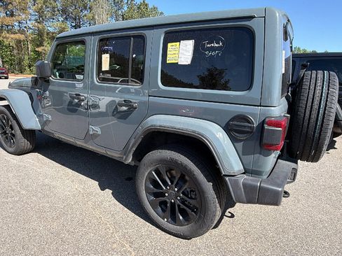 Used 2025 Jeep Wrangler Sahara w/ Safety Group image 10