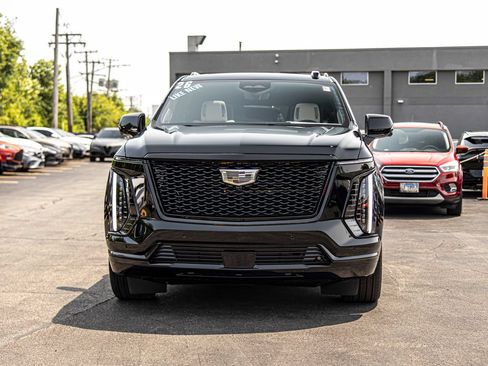 Used 2026 Cadillac Escalade Platinum Sport w/ LPO, ONYX Package AWD/4WD image 2